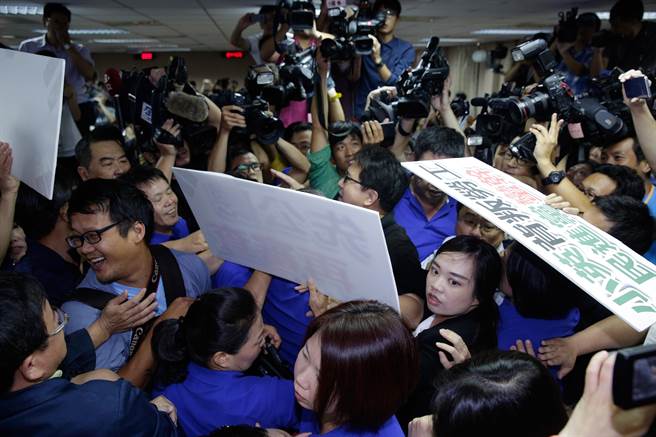 ����ί���cý�w�D��һ�F