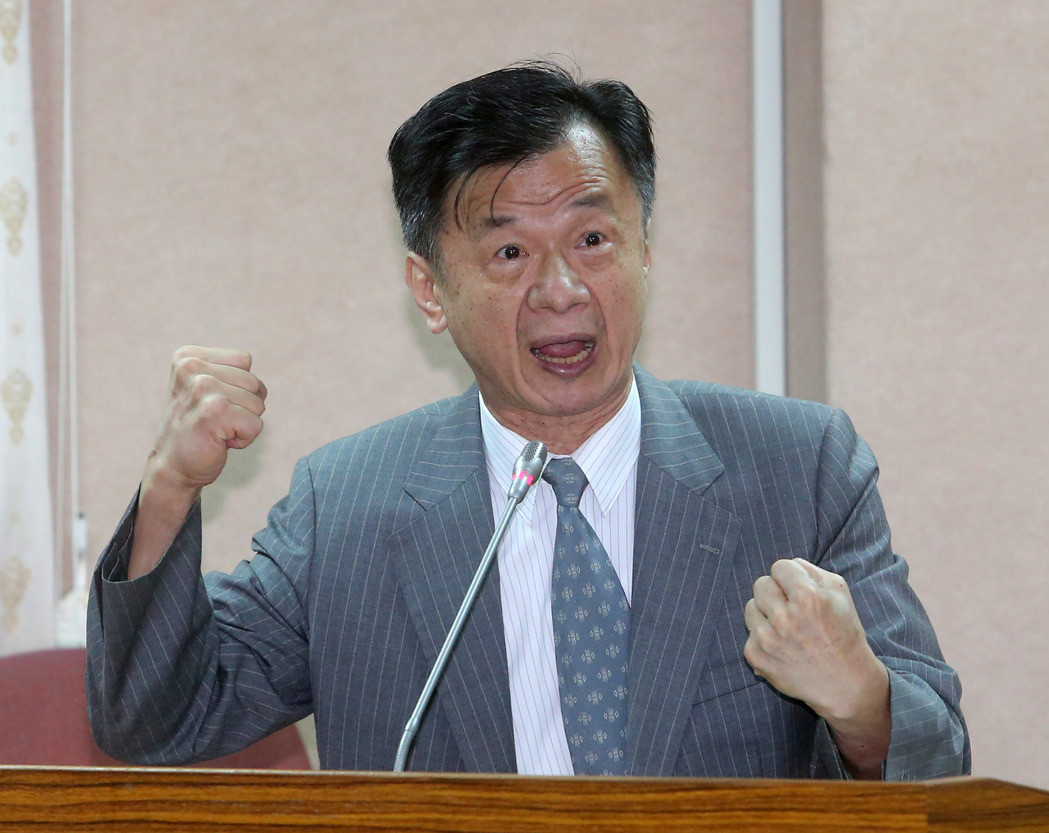 ��Ӣ�Į������QѪ �����ɡ���Ŀ���i����̫��