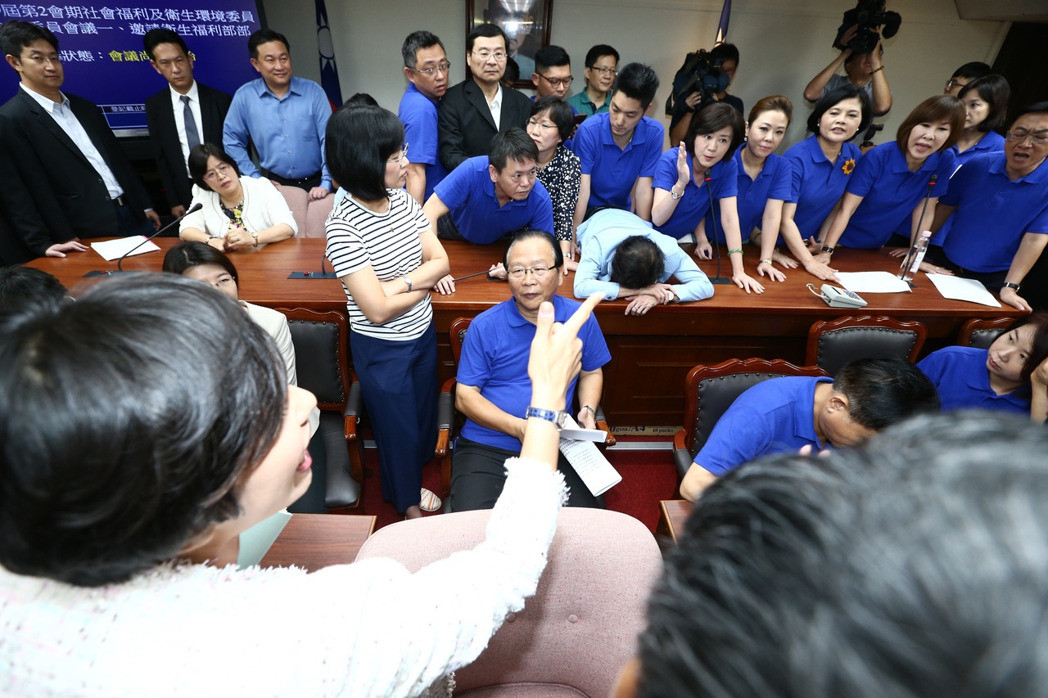 �����h����_�J(r��n)��һ��һ�ݡ��h�� ��Ұռ��ϯ�_(t��i)��(du��)��