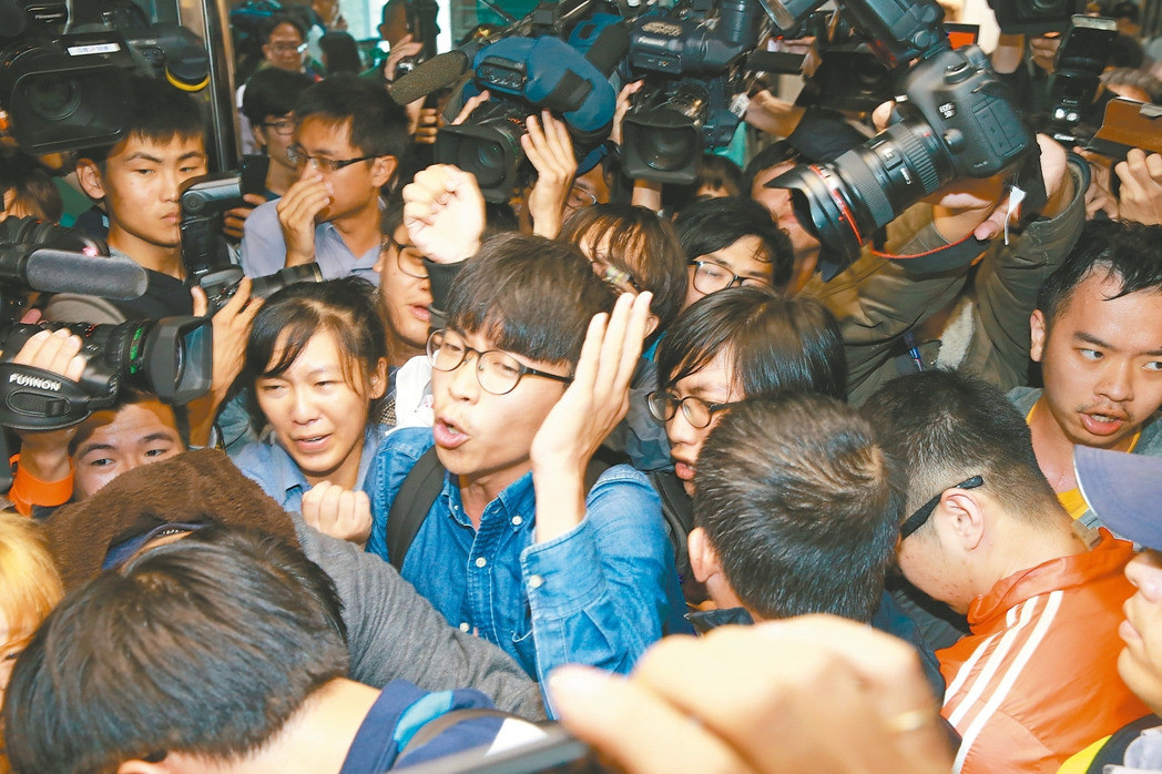 ����F�w���쵽���M�h�����h�������h���ڹ�7��١���(y��u)�ݾ�����������o���c��Ӣ�Į�����飬�˳���P��δ�팢��Ӱ�S��