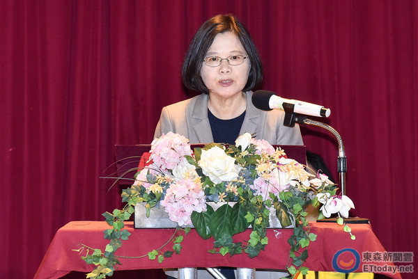 �̮��ּ�����˞�ʳƷ ���㣺��Ӣ���ǵتz����Ů��