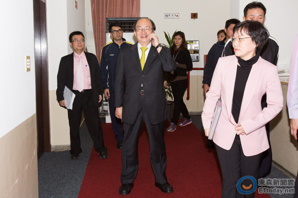 �������أ����M(j��n)�h���َ͡��r��������(li��n)�𡰷�����