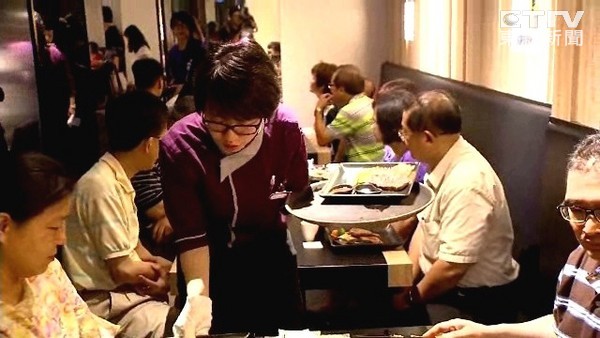 “一例一休”版“勞基法”新制出現休息日排班無法出勤卻還得扣薪的爭議 “一例一休”版“勞基法”新制出現休息日排班無法出勤卻還得扣薪的爭議