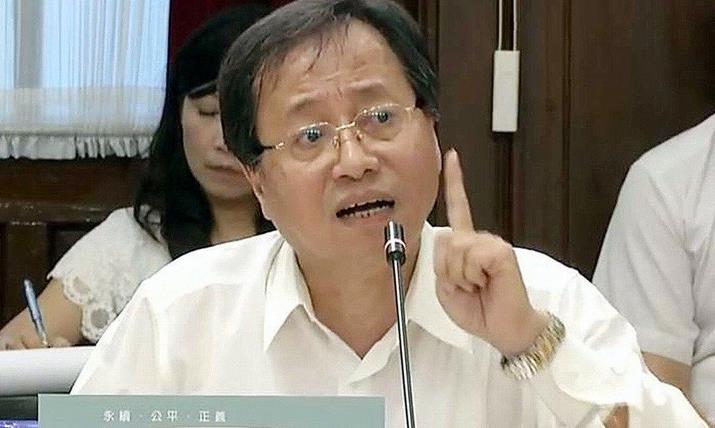 臺當局公務員旅游卡新制引爭議 遭批施政沒方向 臺當局公務員旅游卡新制引爭議 遭批施政沒方向