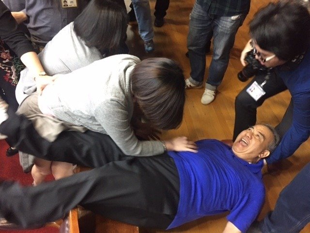 又是妙過!民進(jìn)黨當(dāng)局20分鐘通過“前瞻計(jì)劃”草案。(圖片來源:臺(tái)灣《聯(lián)合報(bào)》) 又是妙過!民進(jìn)黨當(dāng)局20分鐘通過“前瞻計(jì)劃”草案。(圖片來源:臺(tái)灣《聯(lián)合報(bào)》)