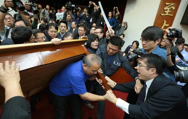 �G�I(y��ng)��(qi��ng)��ͨ�^"ǰհ�ݰ�" ����Ԫ:"̫�(y��ng)��"����ȥ��?