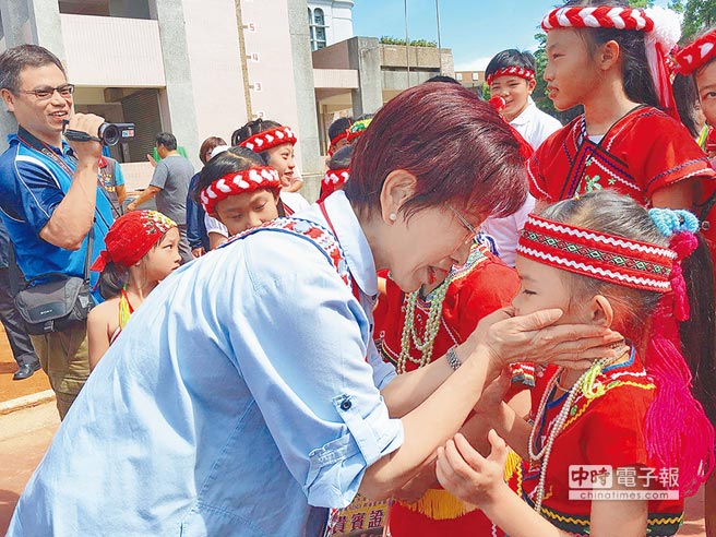 洪秀柱力推黨內青年參政 碰觸敏感議題還原歷史真相 洪秀柱力推黨內青年參政 碰觸敏感議題還原歷史真相