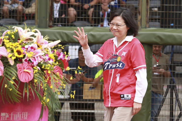 "�˰ى�ʿ"ʹ����Ӣ��:�������ɰ���"�⽻"��������