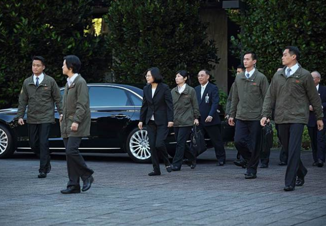 ��Ӣ�Č�ꐿ������� �����S��܇�س������䲽���_�h��