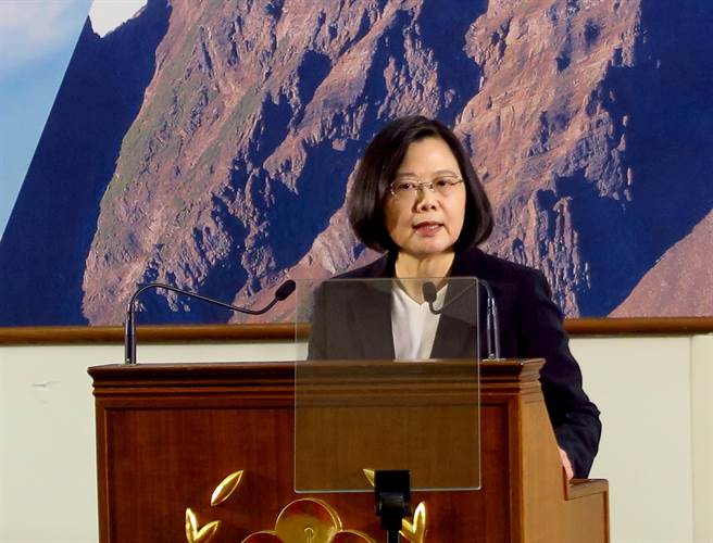 ��Ӣ���cý�w��K�蔢������500��Ó���f�ɡ�500�ꡱ