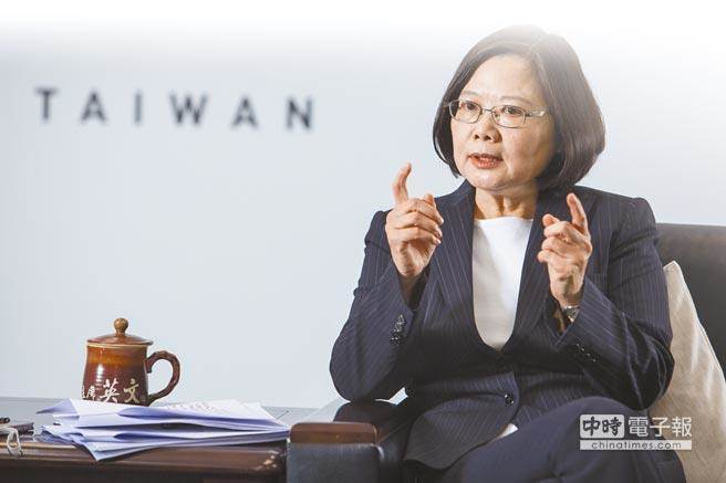 臺當局人事變化猶如"大風吹" 臺教授痛批:問題在首腦 臺當局人事變化猶如"大風吹" 臺教授痛批:問題在首腦