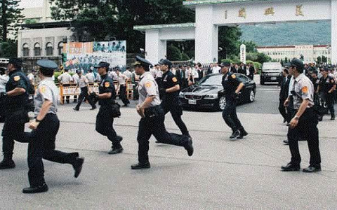 ͣ�n��ʲô�� ��Ӣ���������ӰƬ�ع�