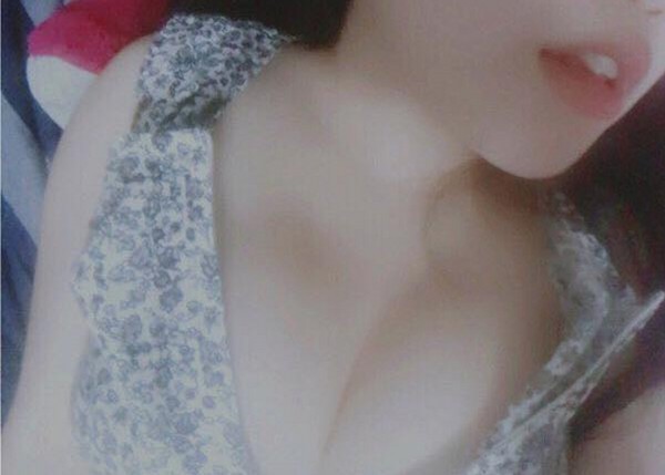 ��Ů��˯���Ĵ�߶����ؾW����ٝ Ů�ѱ����д����sЦ�����^�ֆ᣿