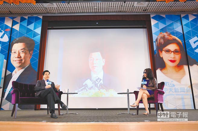 李開復昨天應中天青年論壇邀請,在臺大集思會議中心與主持人陳文茜對談《人生變奏曲》 李開復昨天應中天青年論壇邀請,在臺大集思會議中心與主持人陳文茜對談《人生變奏曲》