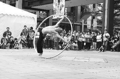 �����x��Ȧ���e�^�����^ˇ���M���Ȧ���ݡ�