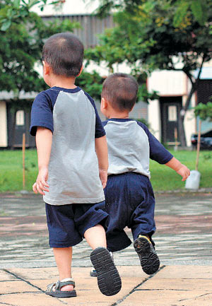 4�q�ġ����\����2 �q�ġ���������һ�������ֵ�����鸸�H��Ը����̎�����B���m������o���ҵ����B��ͥ���Ҹ������`���DƬ��Դ���_���������