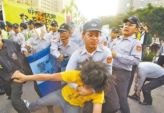 6�f��̧�ׁGЬ�����R������܊�I�S�{�G�I���E