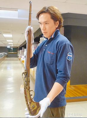 臺灣奇美博物館搬移兵器警力護送(圖)