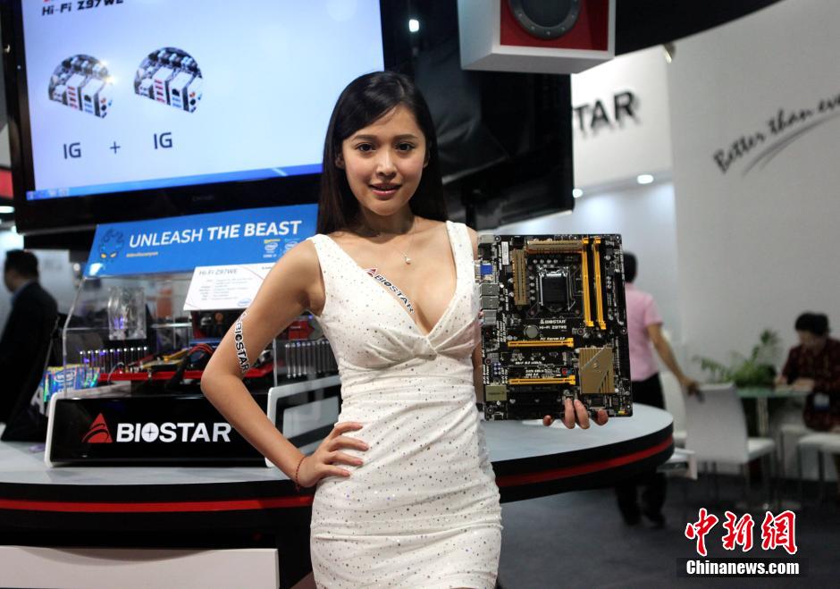 2014臺北國際電腦展開幕 眾多辣妹吸引眼球 2014臺北國際電腦展開幕 眾多辣妹吸引眼球
