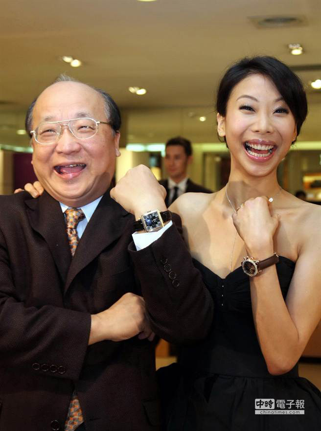 �_�����L��־���ͺ����ø�Ů����