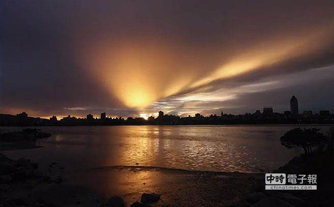 �P���_�L(f��ng)�^���_����21���峿���F(xi��n)�������ճ�ϼ��