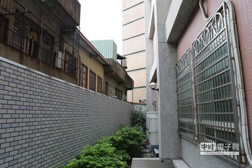 ϴ܇��Ƿ�X���ϰ����D ��������ʮ���⾯�֫@��(�D)