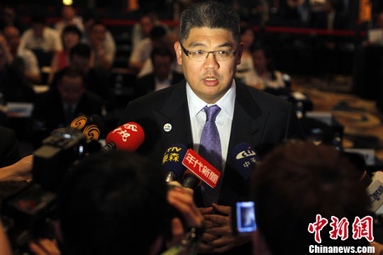 �B��������Ů���Ɍ��L������ �������ͥ(�D)