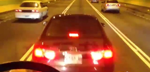 男子不滿公交車沒禮讓 隧道內急停擋車遭起訴(圖) 男子不滿公交車沒禮讓 隧道內急停擋車遭起訴(圖)