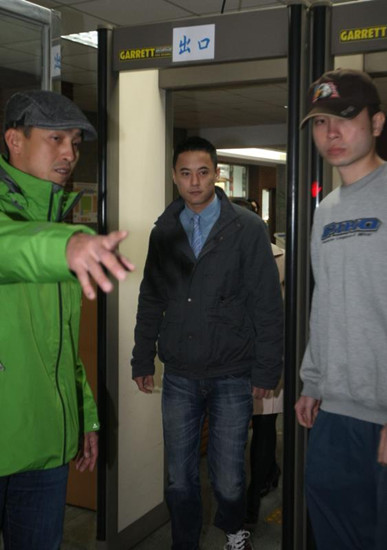 �Y��ʯ���O�և��WУ ������6����(�D)