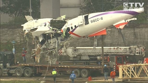 復航開放退票:11日前購島內航線民眾免收手續費(圖) 復航開放退票:11日前購島內航線民眾免收手續費(圖)