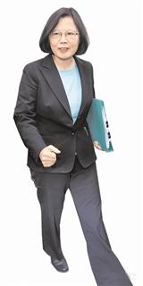 ����Ӣ���O������С�M���W�ѣ�ֻ����ؓ���x�e