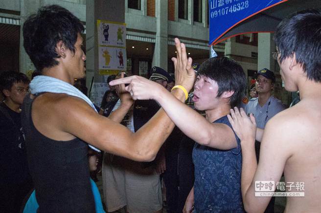 ������͵�ġ����n�V��Ů��˯�� �p������Ѫ�_ͻ���D��