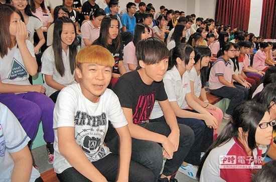 臺灣一60年女校首次招男生校長坦言受少子化沖擊