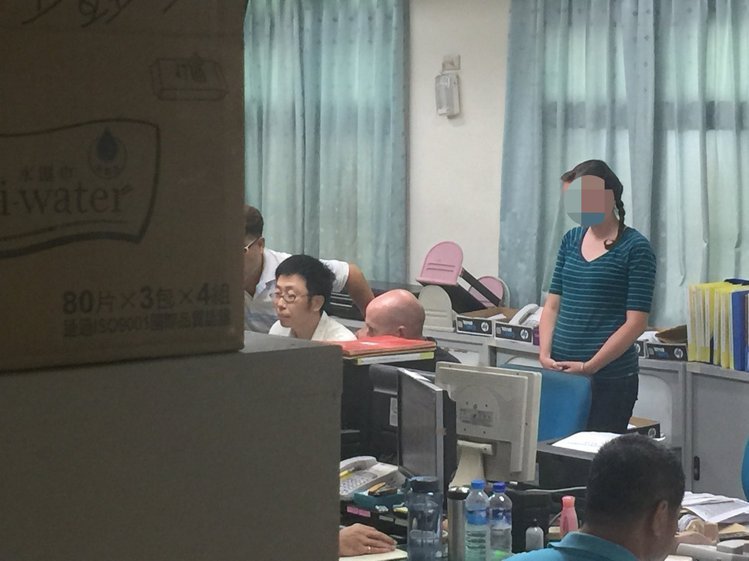 兩名美籍軍人由嘉義縣竹崎警分局留置偵訊 兩名美籍軍人由嘉義縣竹崎警分局留置偵訊