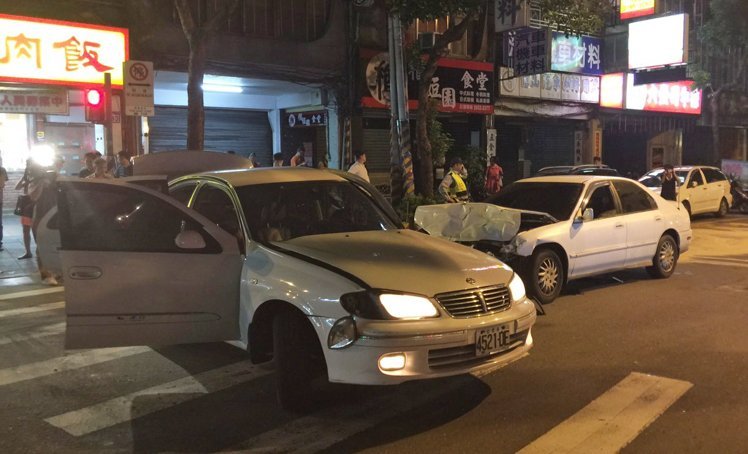 �_���������Ƹ���m�� �_܇��ײ��һ܇2�����t(�D)