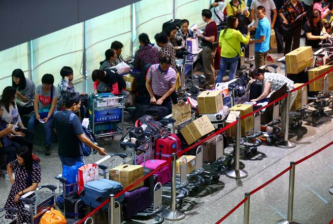 ���_�ÿ͔��A������12��ͻ��ǧ�f�˴δ��P��(�D/���Еr��ӈ�)