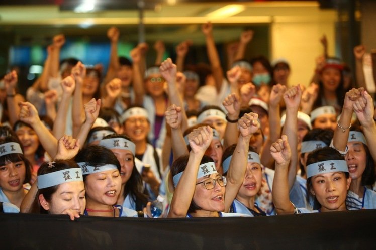 �A����շ��T�T��ȡ��24��8������ 1590����Ӱ�