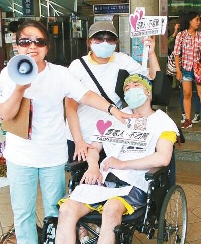 江春男酒駕事件持續發酵 各方呼吁蔡當局換人 江春男酒駕事件持續發酵 各方呼吁蔡當局換人