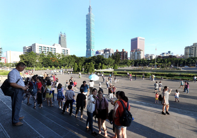 臺(tái)當(dāng)局提分流救觀光遭業(yè)者嗆:量都不夠分什么流? 臺(tái)當(dāng)局提分流救觀光遭業(yè)者嗆:量都不夠分什么流?