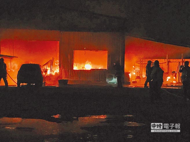 臺(tái)中一鐵皮屋著火 女子為救愛(ài)貓不成與貓同葬火海 臺(tái)中一鐵皮屋著火 女子為救愛(ài)貓不成與貓同葬火海