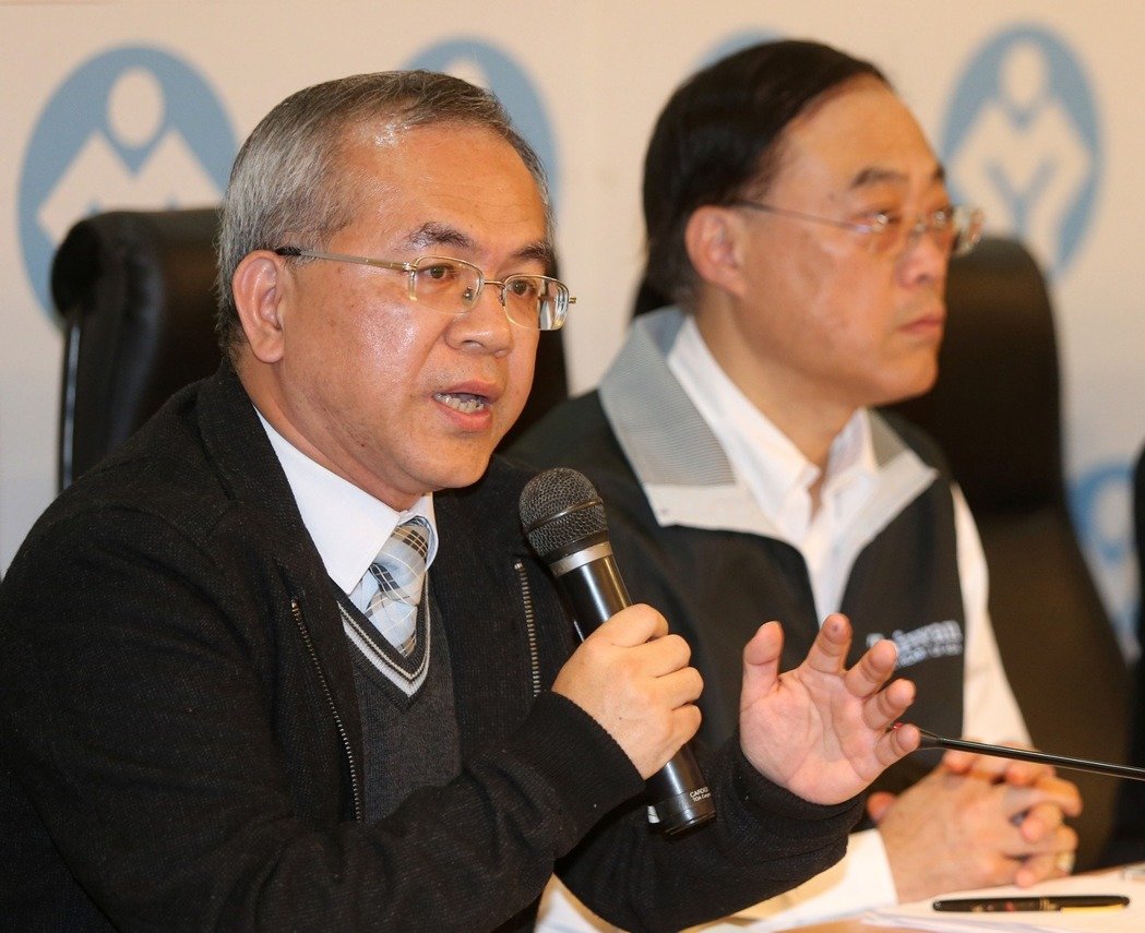 臺游覽車事故致33死11傷 臺當局2官員口頭請辭負責 臺游覽車事故致33死11傷 臺當局2官員口頭請辭負責