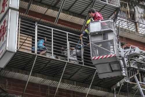 �_�������A·���ε����f��Ԣ�l���𾯣�ס������_�ȴ������ˆT����Ԯ���_�����ψ�ӛ�ߗ��f�ƣ��zӰ