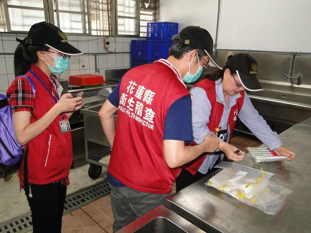 花蓮3校傳營養(yǎng)午餐問題 169名學生疑中毒求診 花蓮3校傳營養(yǎng)午餐問題 169名學生疑中毒求診