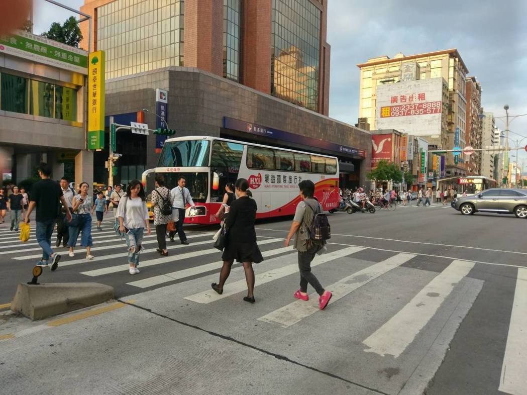 �_������늏S�B�m���C �°�߷��ڽ�ͨ��̖��ȫ��