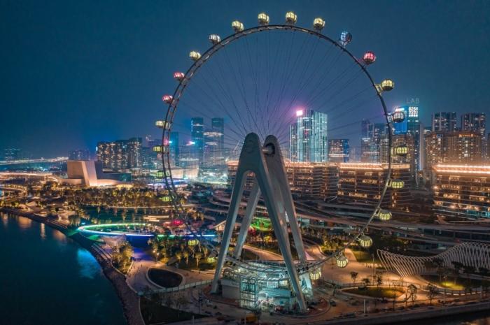 資料圖:深圳市寶安區(qū)華僑城歡樂(lè)港灣內(nèi)的摩天輪。劉安邦 攝