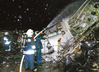 ������y�F��