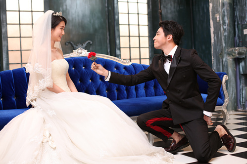 俞灝明曝婚紗照 網友:你和陳妍希才最有夫妻相(圖) 俞灝明曝婚紗照 網友:你和陳妍希才最有夫妻相(圖)