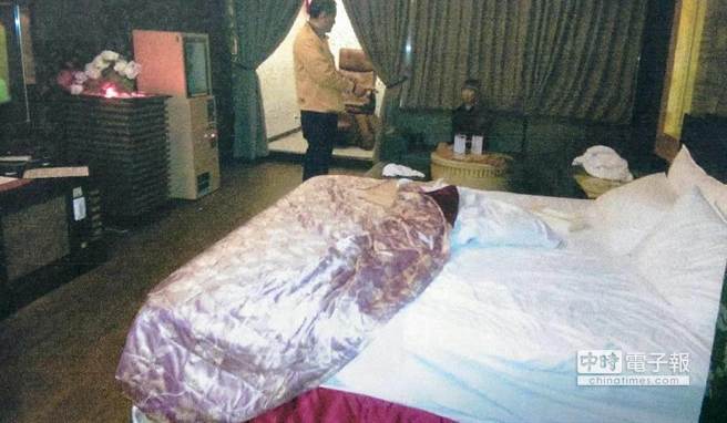 45�q��Ů���g���Ԯ�18�q�ο͵ċ���(�_ý�D)