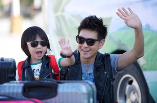 ��־�f΢����Kimi������ �J(r��n)��ɐ�ģ�ӫ@�W(w��ng)�ѷQٝ