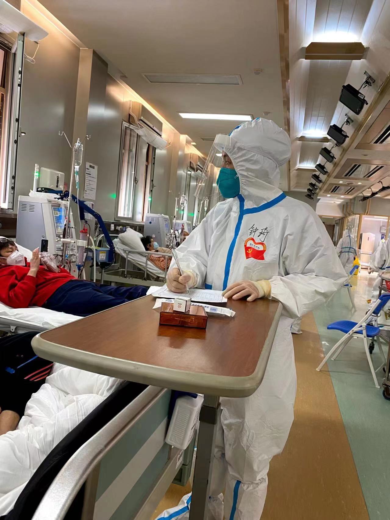 一起守“滬”|“謝謝儂,杭州來的小姑娘!”